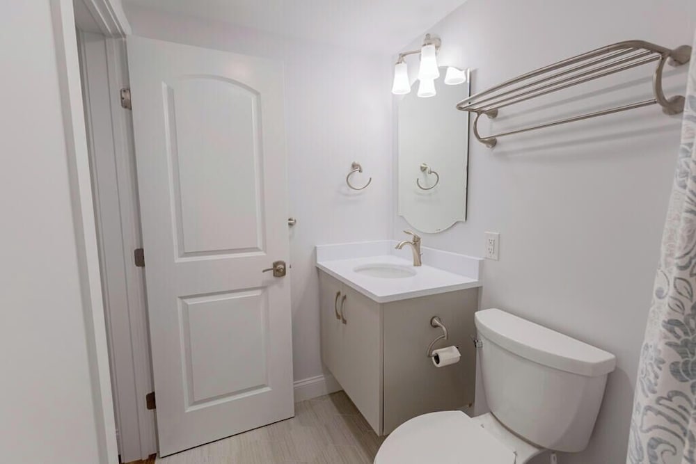 Wilmington Avenue 50 #102