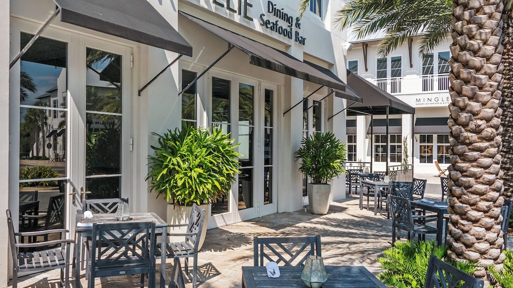 2BR Beachfront Townhome w/ Beach Service + Free Attraction Tickets!