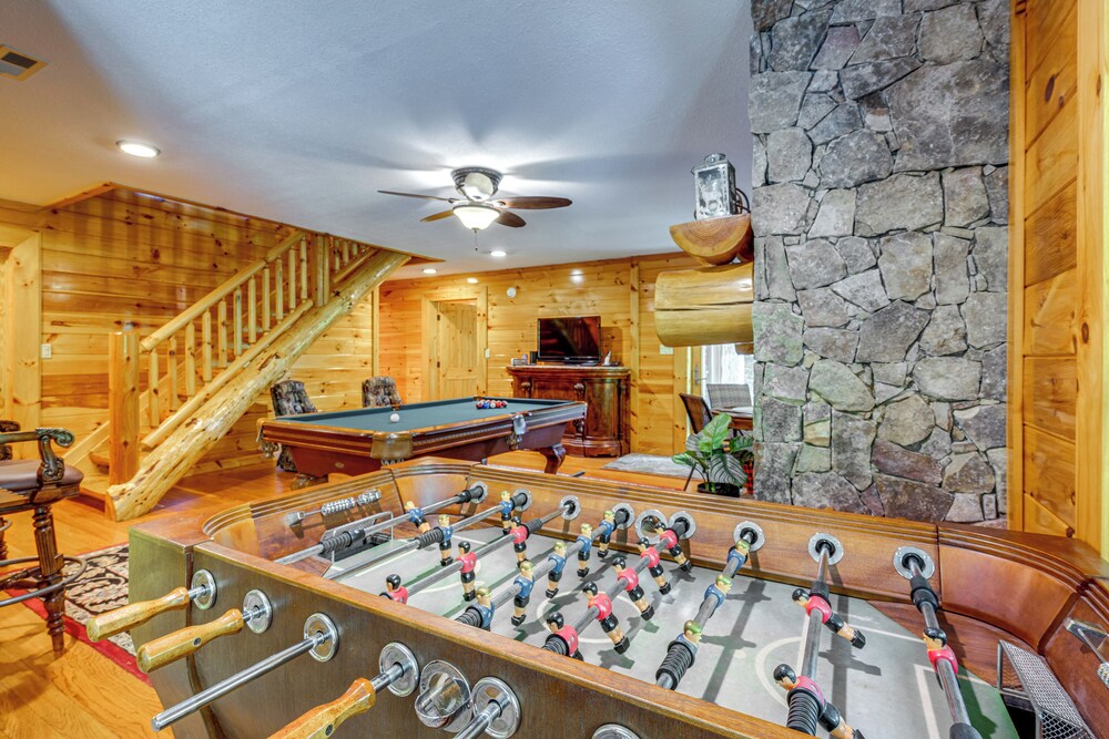 Hike, Fish & Golf: Burnsville Retreat w/ Deck! view 4