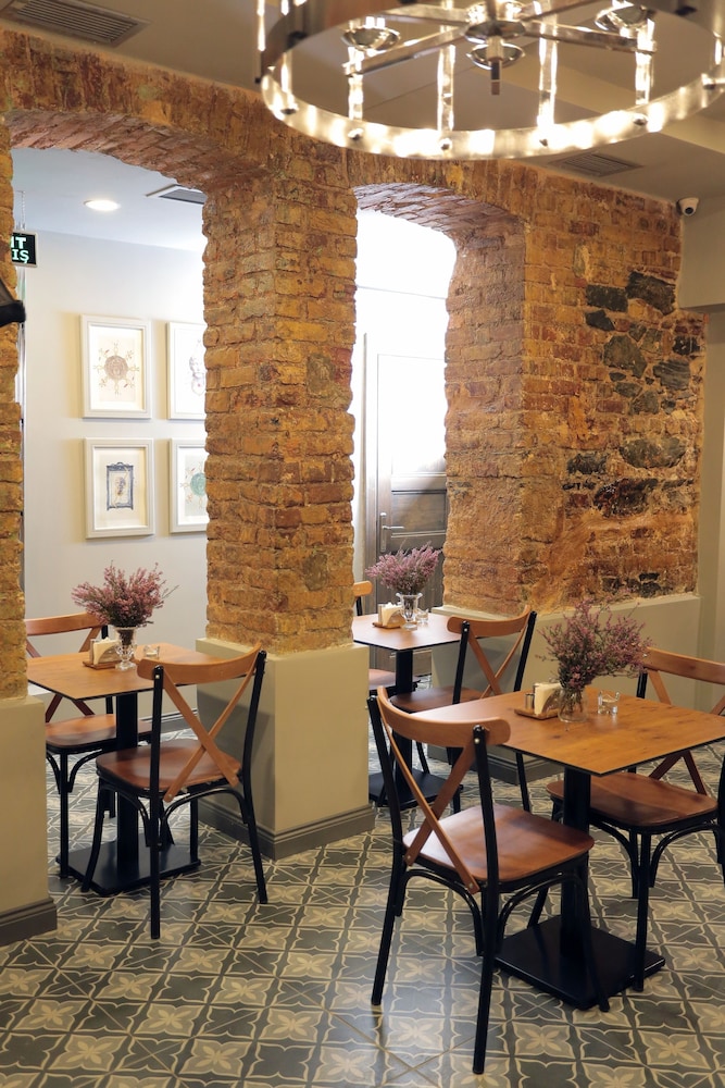 Ferman Pera - Image 9