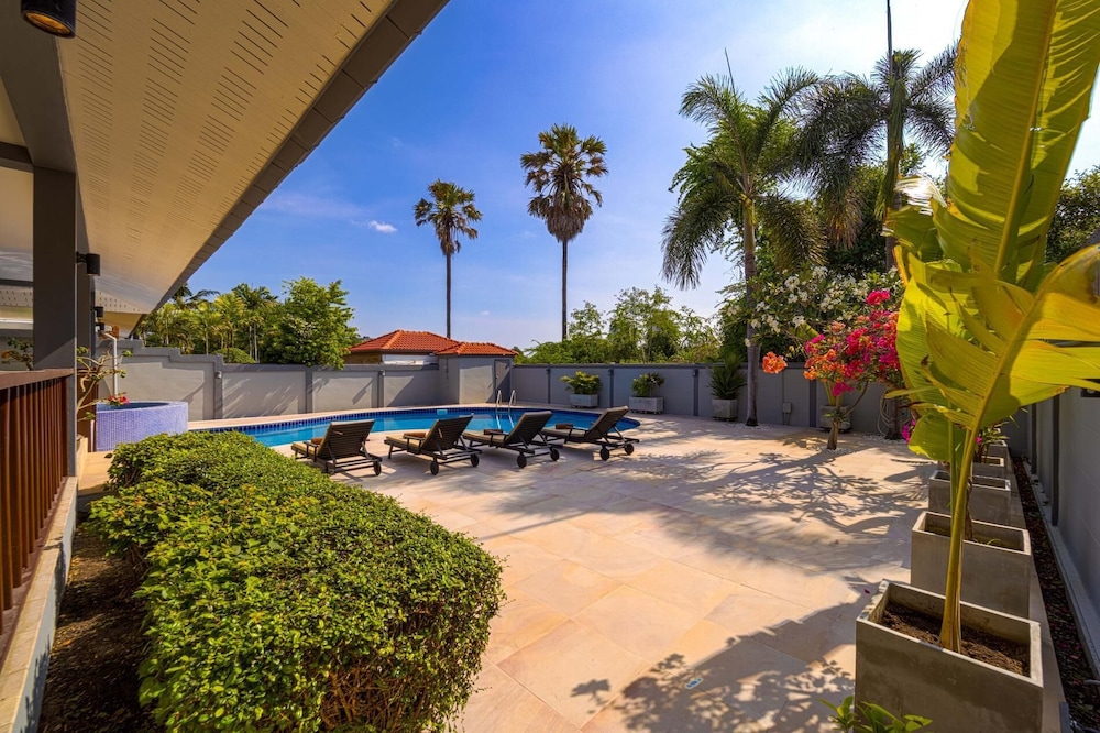 Lovely 3BR Villa in good Location CV3MA