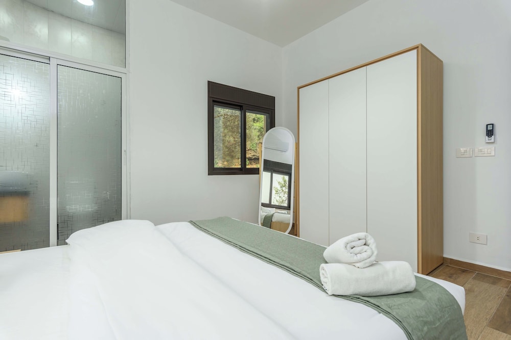 Vista 2-Bedroom Apartment in Batroun