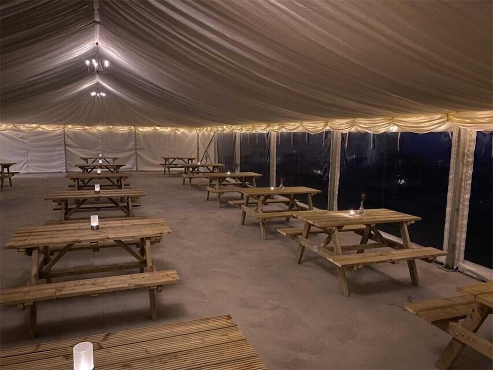 The Saratoga Bar & Rooms