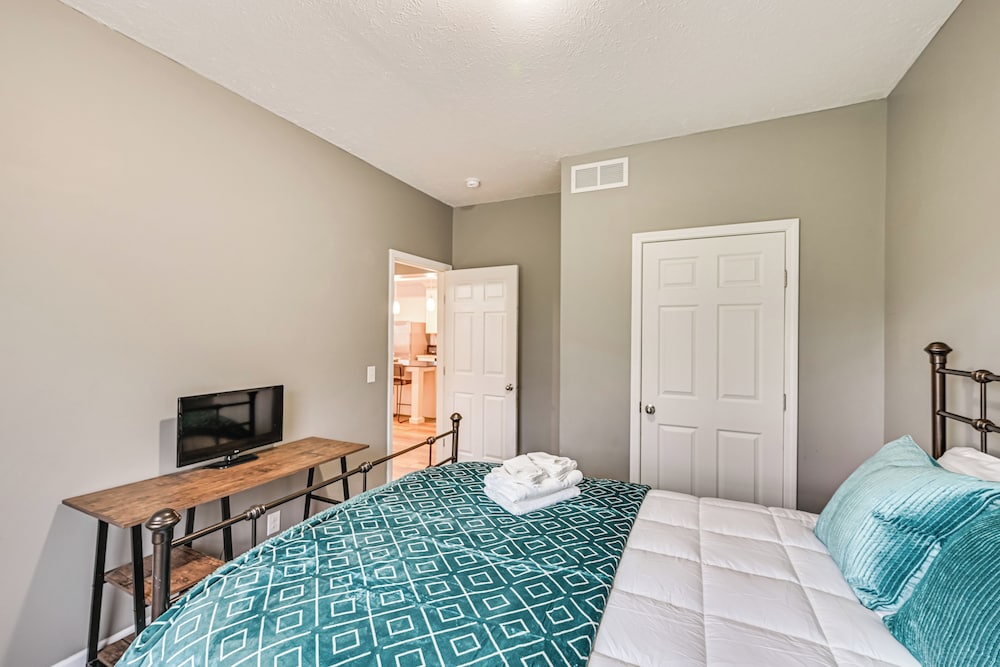 3 Mi to Dtwn: Family-friendly Home in South Haven!