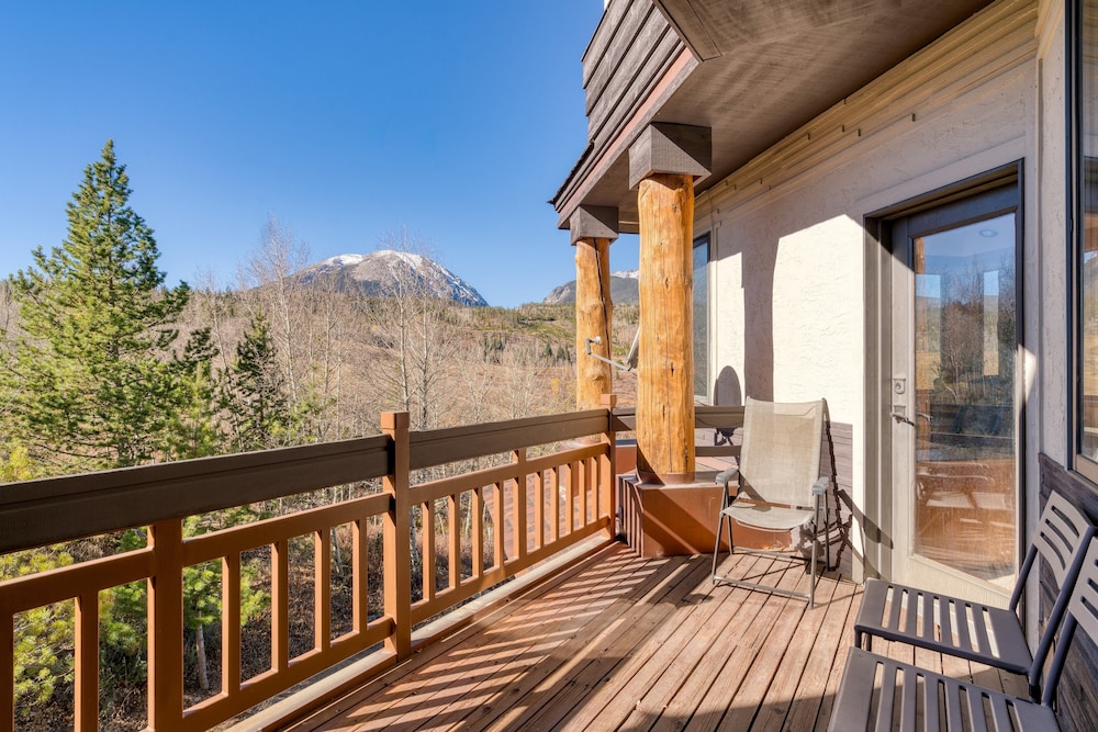Summit County Vacations - Topaz Estate by Avantstay Luxe Home, Pool View - Property Image 40