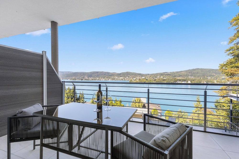 Maria Blick Lake View Apartments