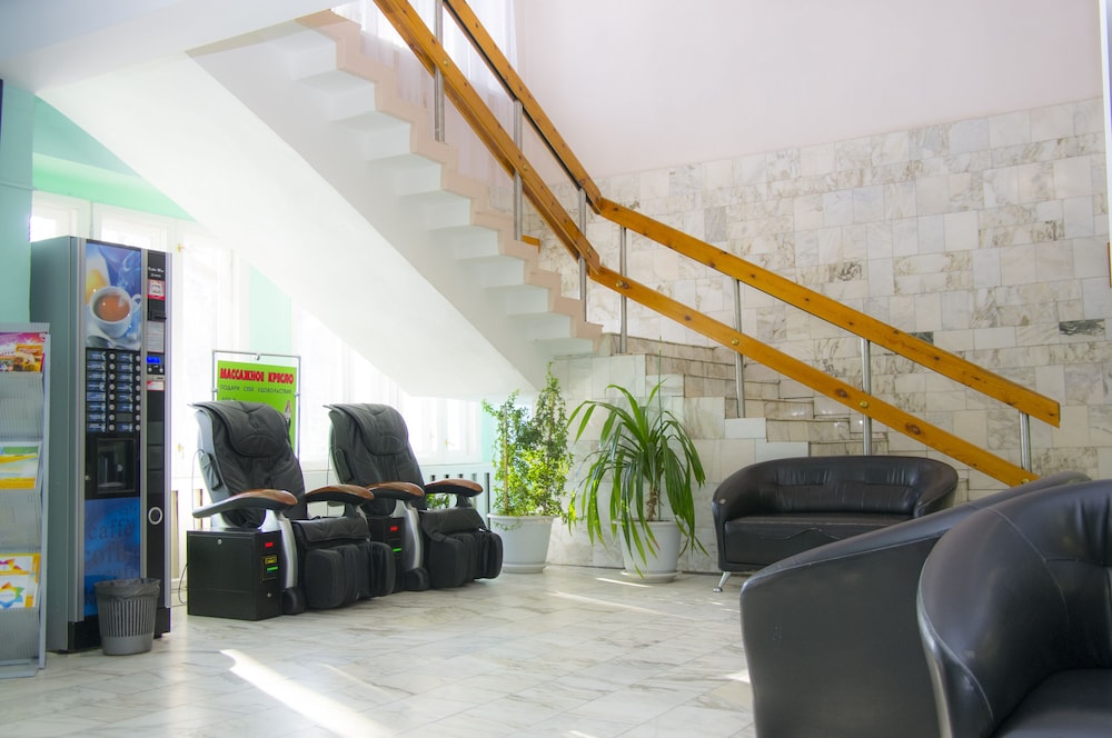 Lobby & Reception