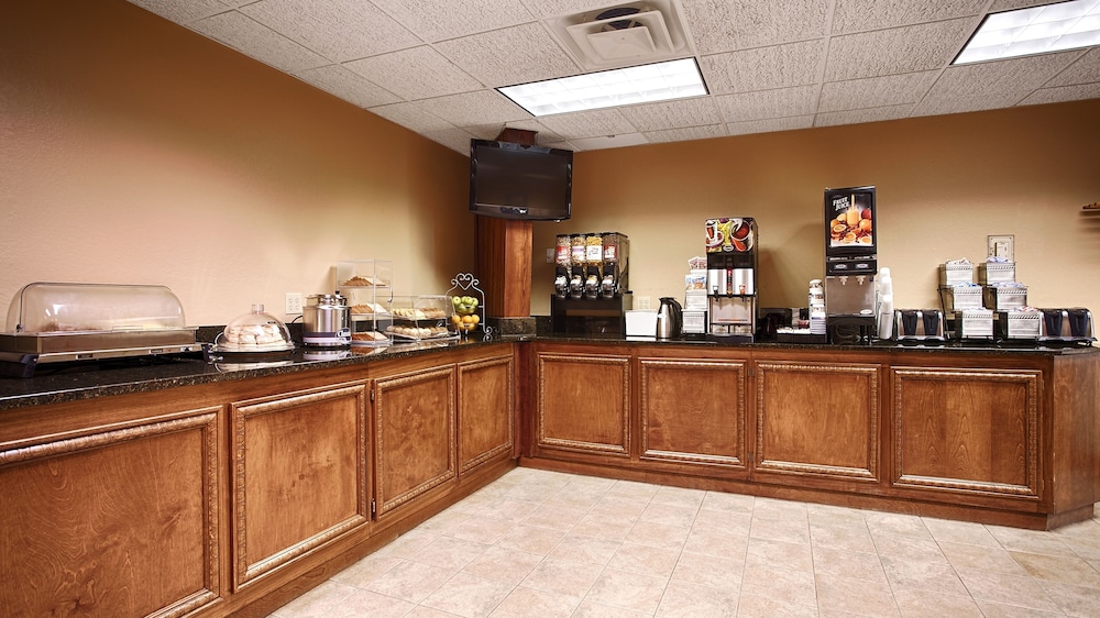 Quality Inn & Suites Carthage near Precious Moments Chapel