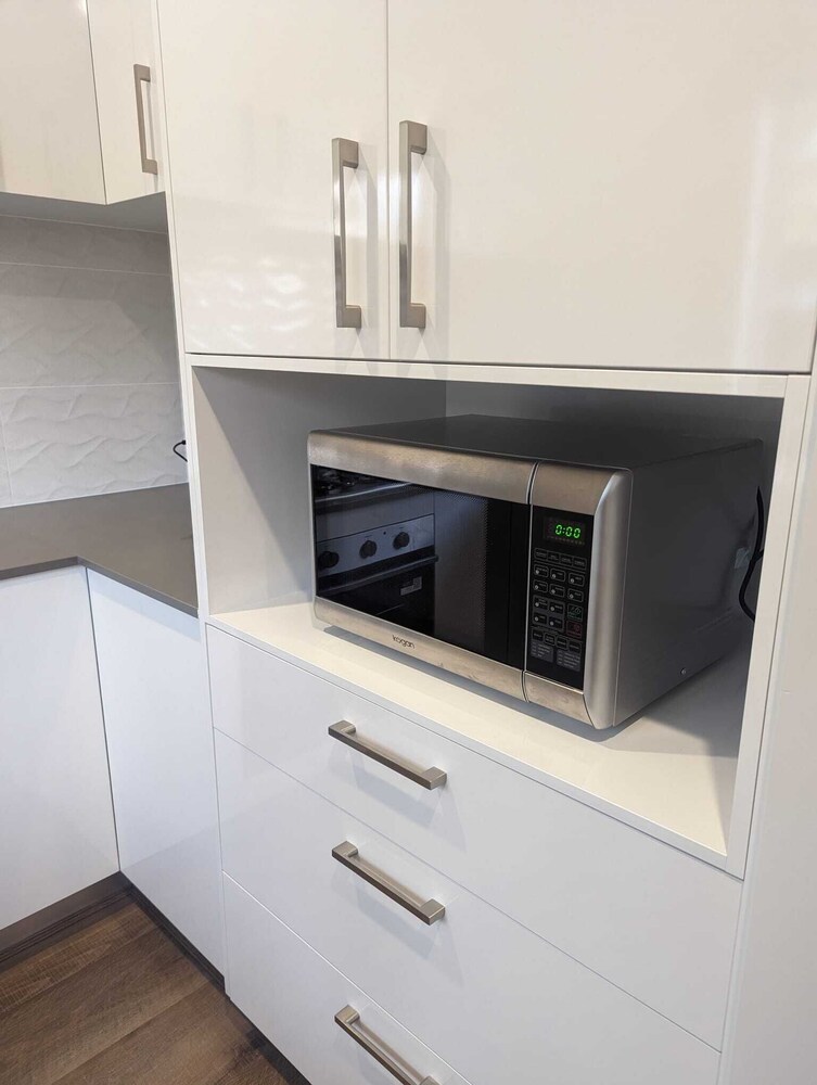 Immaculate Entire House in Chermside West 2-beds