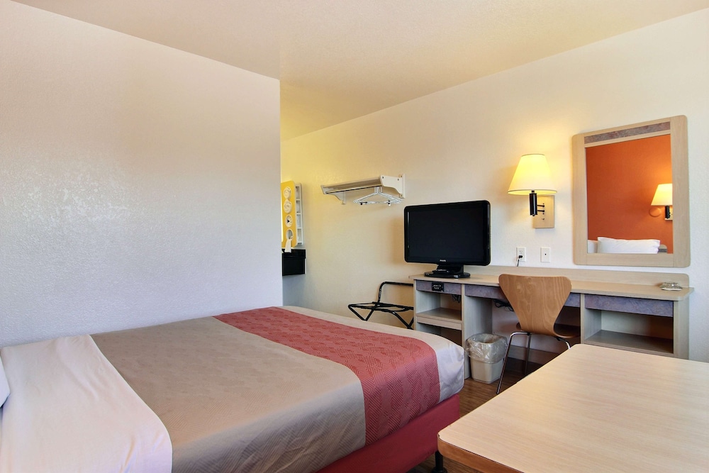 Motel 6 San Angelo, TX