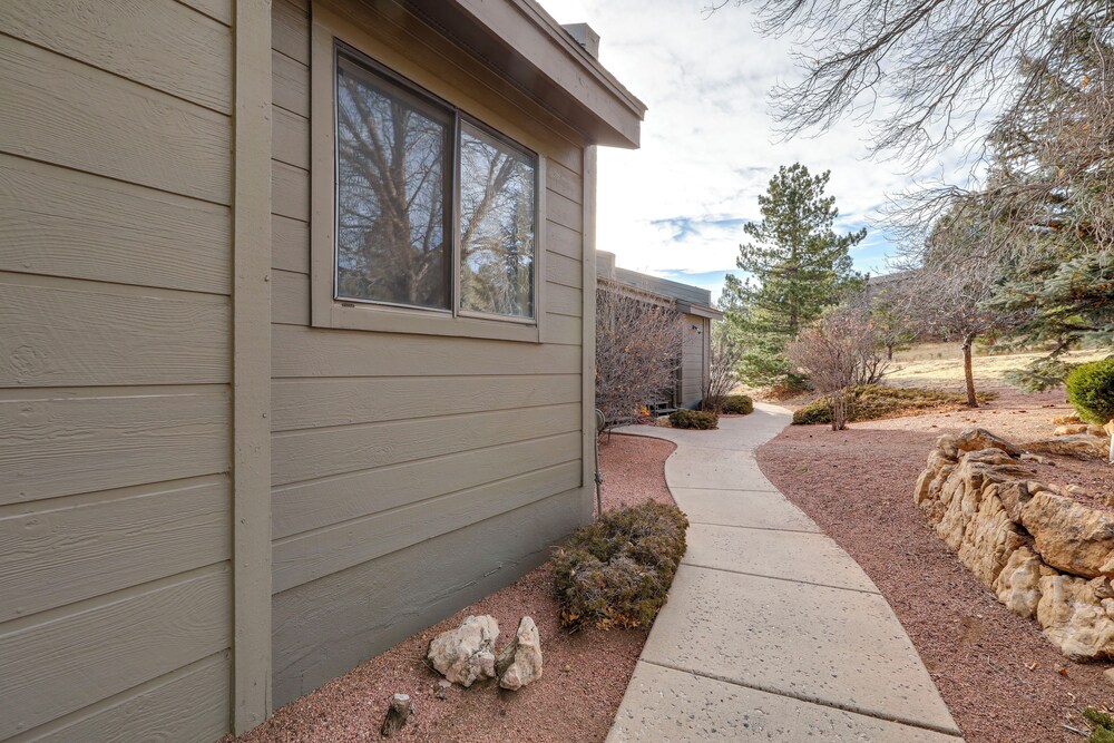 Cozy Flagstaff Condo in Country Club Community!