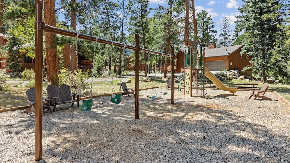 Cascade Mountain Home By Estes Park Homes 6 Bedroom Home