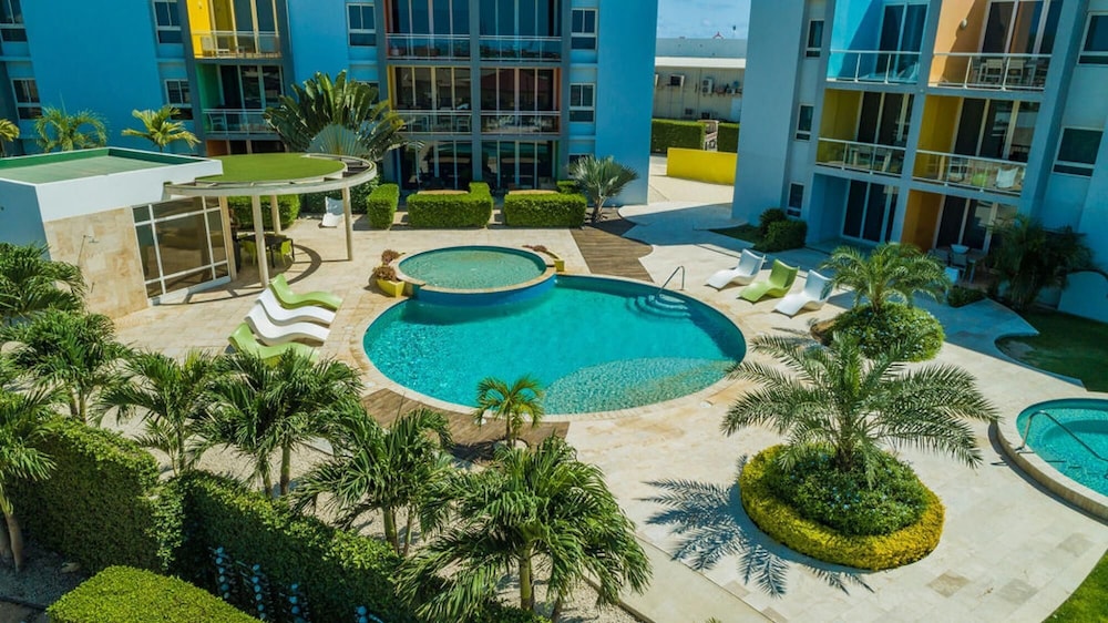 Beautiful Condo w 2BR 2BA Groundfloor Pool Access