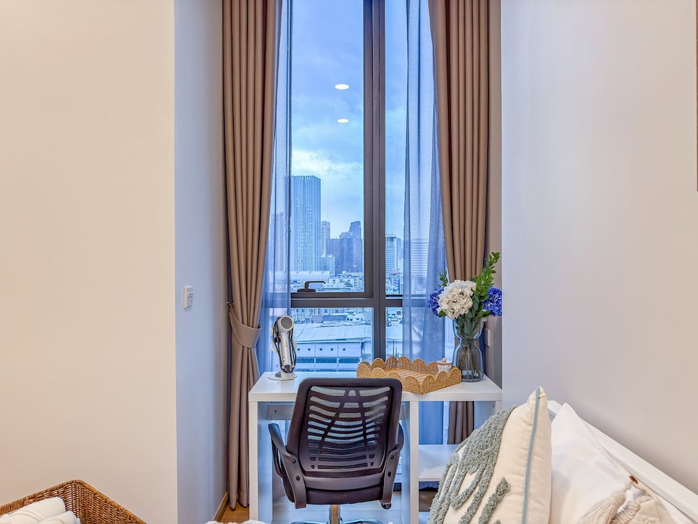 New City Condo in Central Bangkok Siam Paragon · Central World