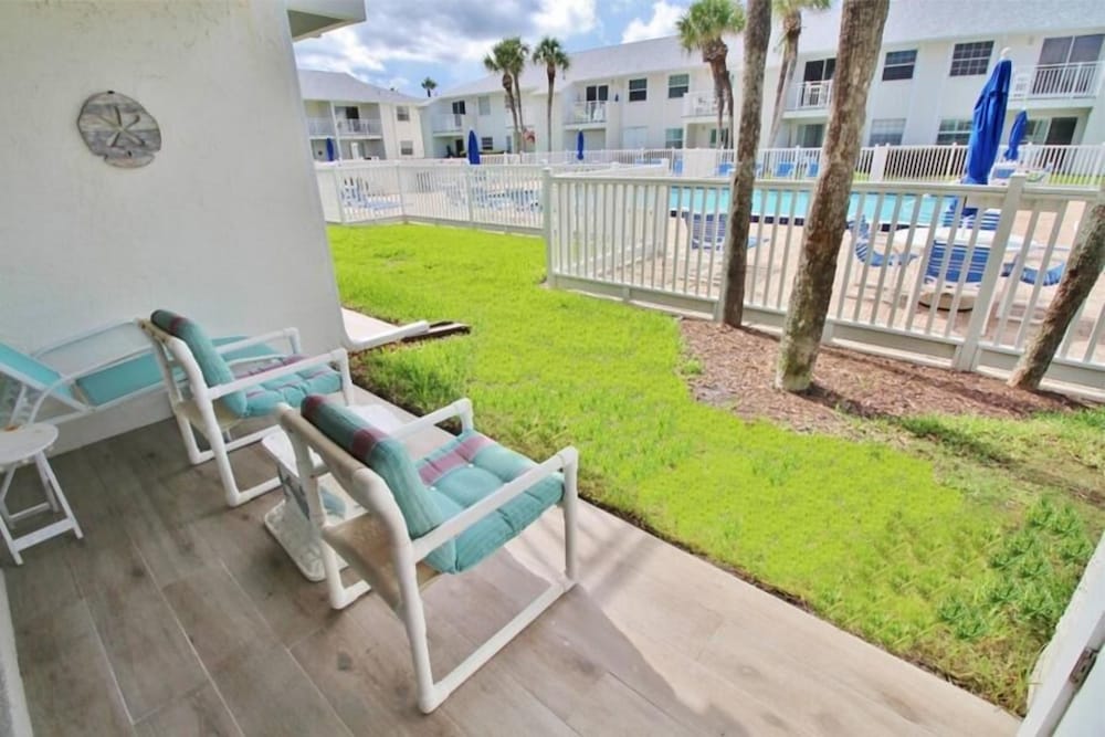 Colony Beach Club 147
