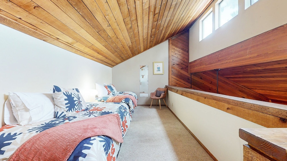 Mammoth Sierra Townhomes #25 3 Bedroom Condo