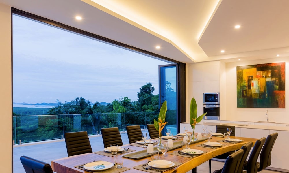 Yamu Hills Panoramic Ocean View 6 Bed Luxury Vila