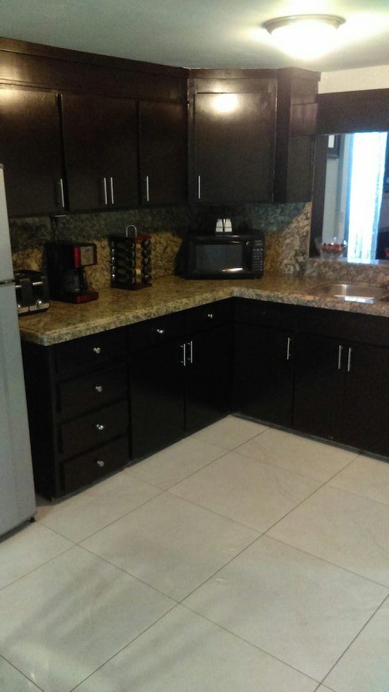 Ensenada Vacations - Modern vacational home close to Costco and Walmart - Property Image 15