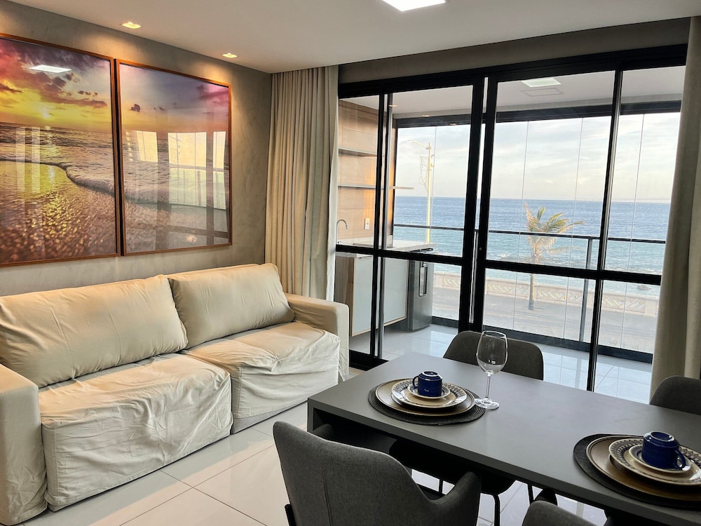 Convenience and Comfort 90m From Farol da Barra Beach - Hbas