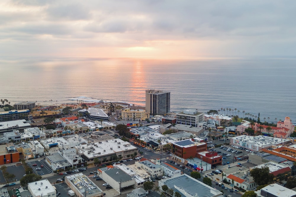 La Jolla Living by Avantstay A+ Location Private Backyard Lounge