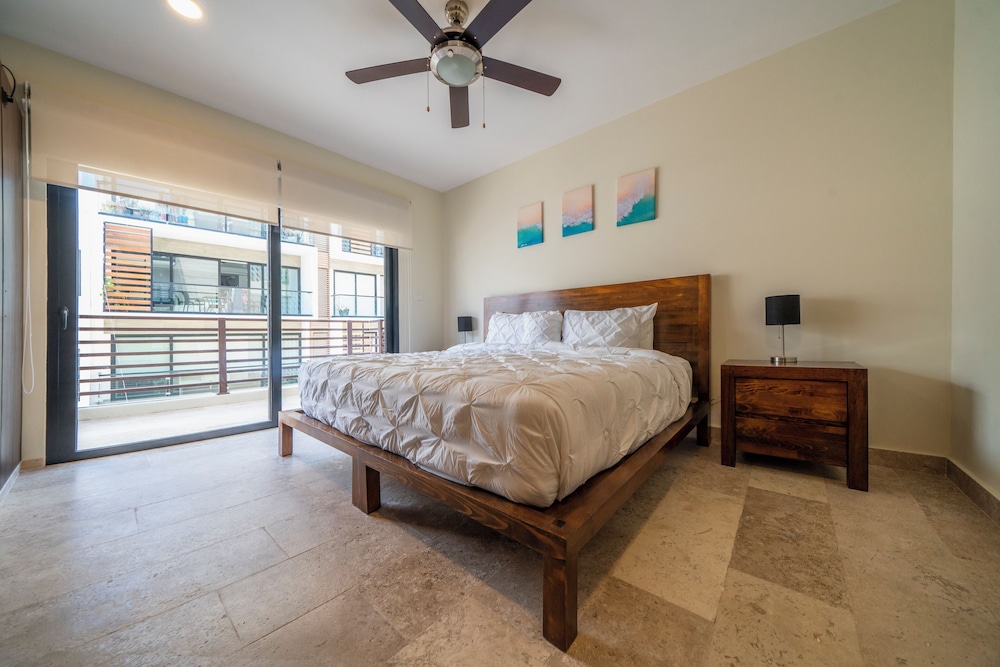 Condo Arena - Rooftop with Ocean Views view 5