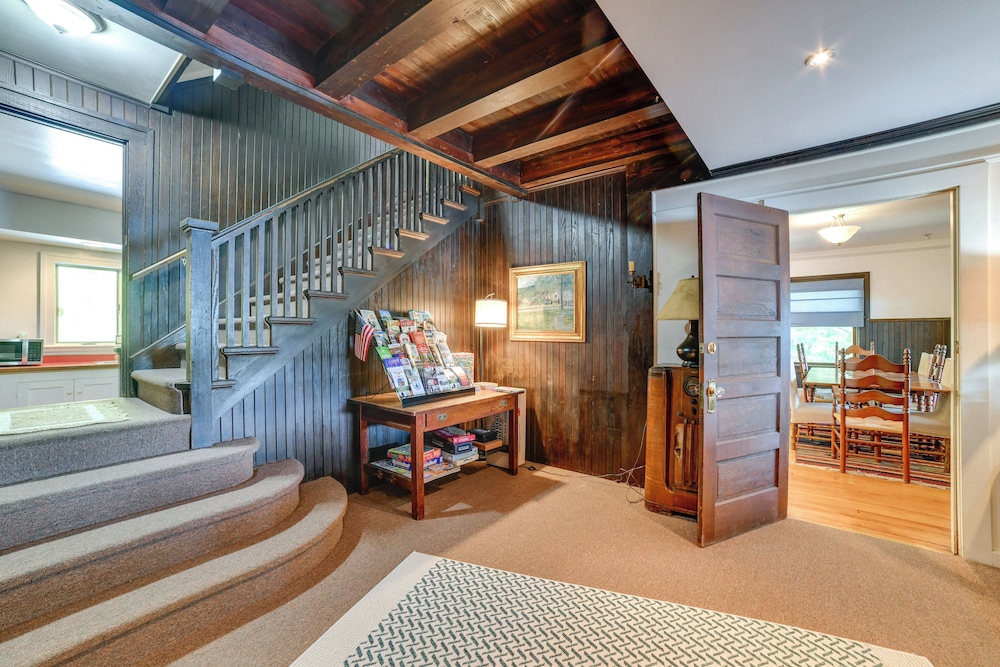 Hatch's Landing: Lake Ostego Home