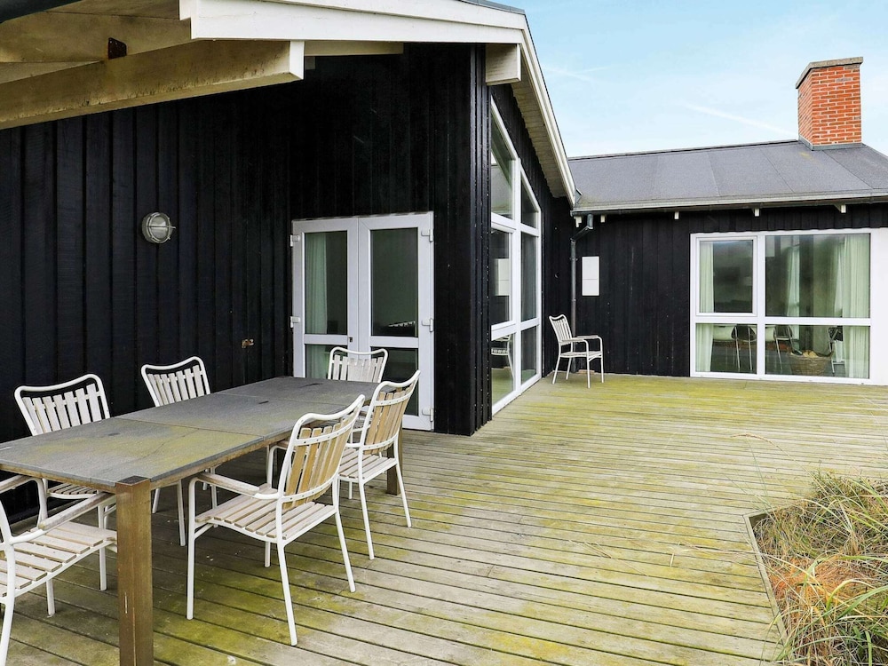 10 Person Holiday Home in Lokken-by Traum