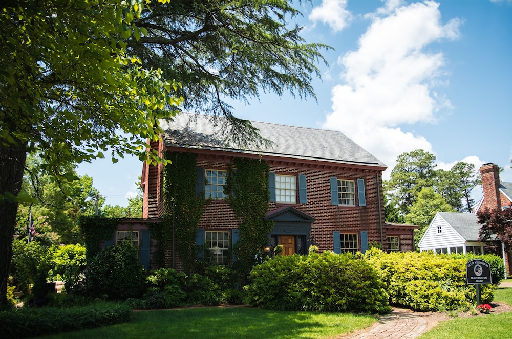 Hotel Williamsburg Manor B&B - Image 1