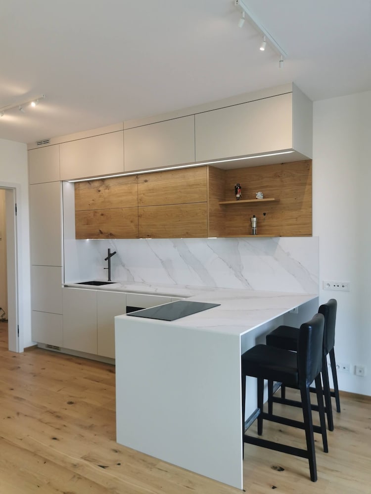 Free Parking, Center Location, Nuslesky Pivovar Sunset Balcony Home
