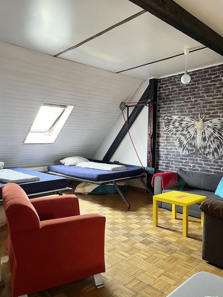 Homeplanet Hostel