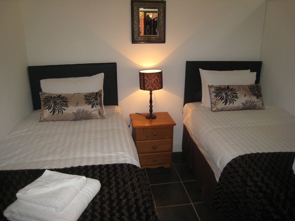 Romeo Cottage view 3
