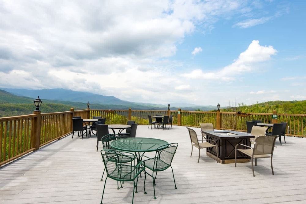 Nature Views Pool Access Mountain Hideaway