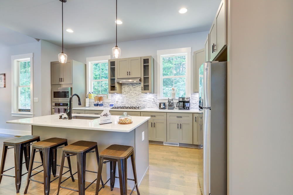 Quaint Newnan Vacation Rental Near State Park!