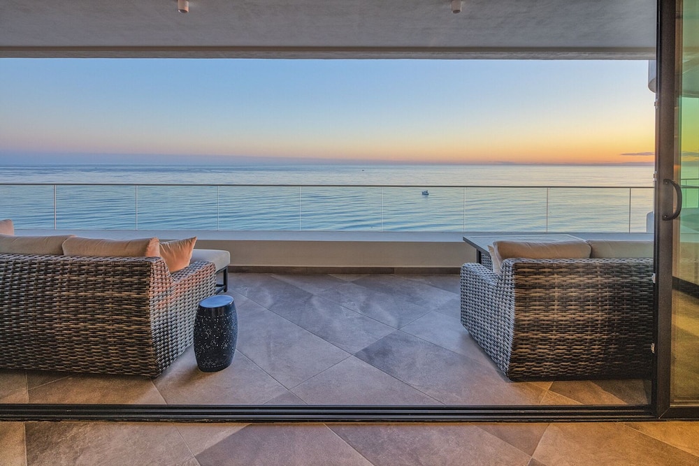 Luxury New Oceanfront Condo 5BR Sleeps 12