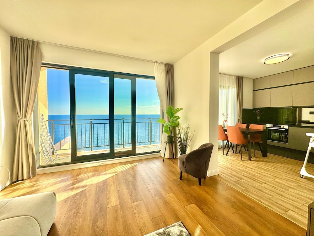 Apartments Azimut Rezevici