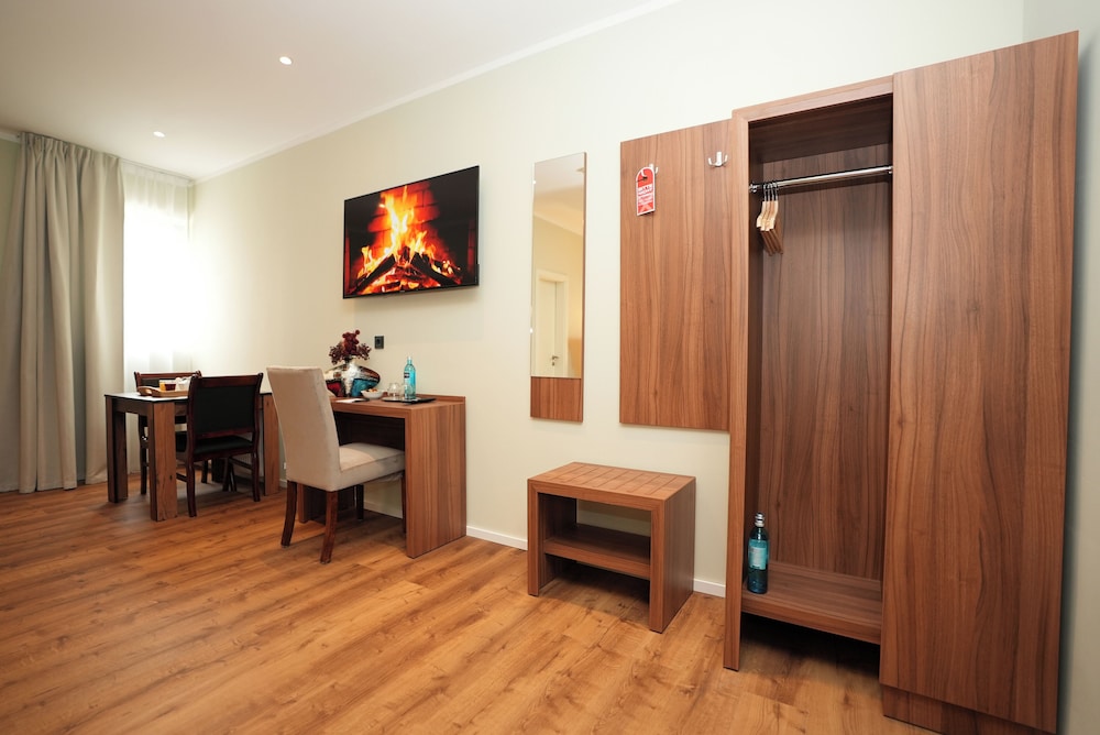 Frankfurt Vacations - Hotel Attache - Property Image 145