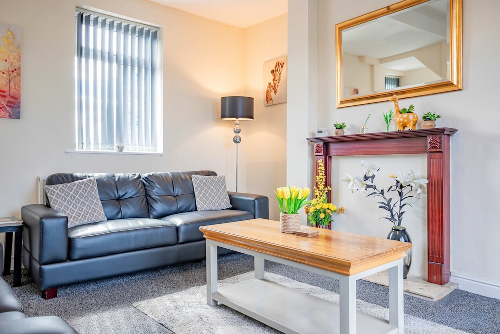 Host Stay Park Cliffe House