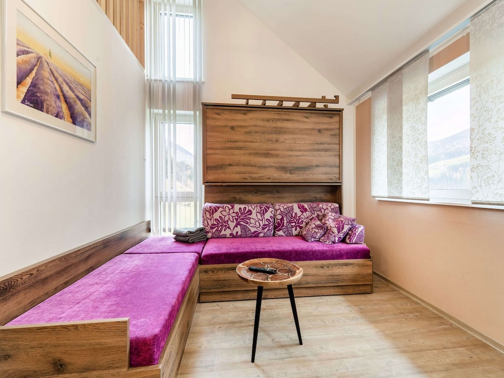 Large Apartment in Sankt Georgen With Balcony