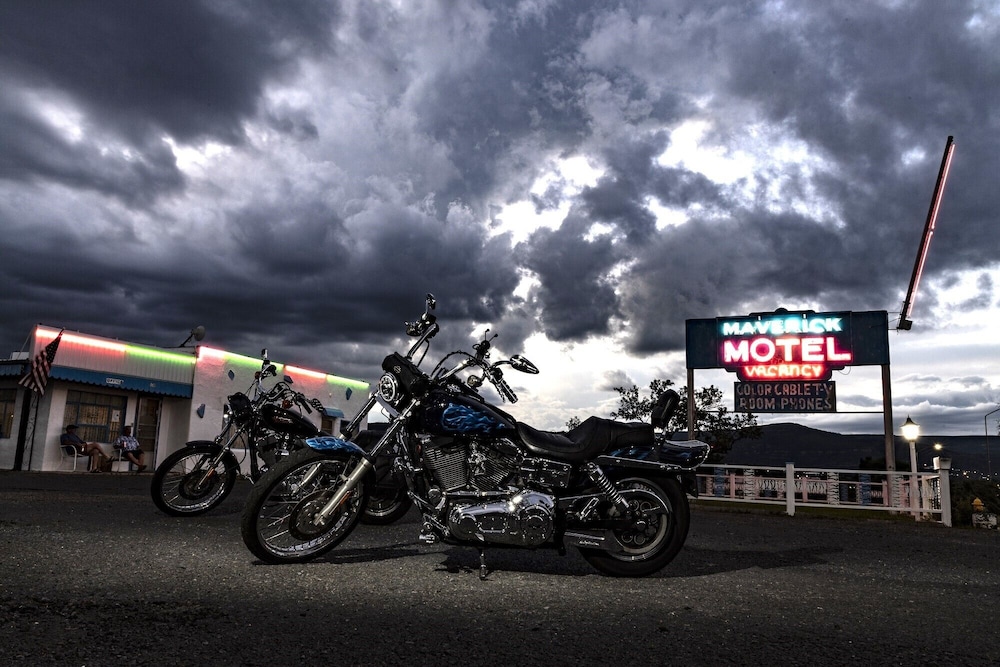 Maverick Motel and Glamp Ground view 4