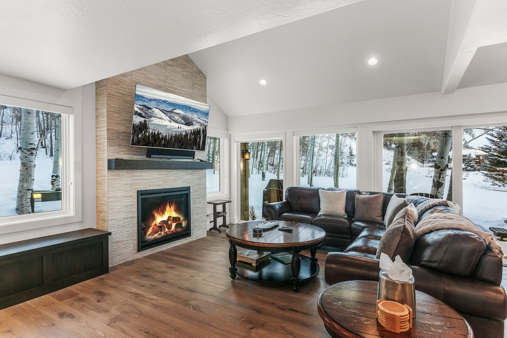 Queen Esther at Deer Valley Resort - Four Bedroom Condo with Hot Tub #2348 4 Condo