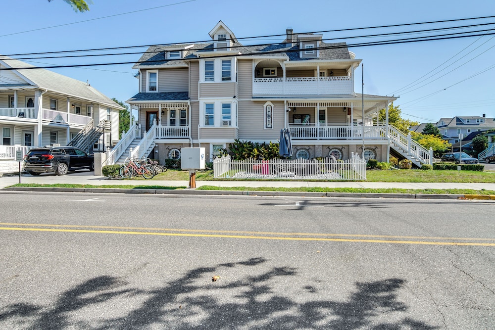<1 Mi to Boardwalk & Beach Access: Ocean City Apt! view 2