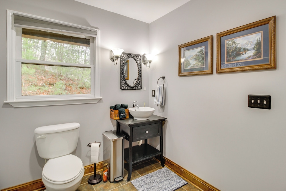 Community Perks: Mtn-view Ellijay Cabin w/ Hot Tub