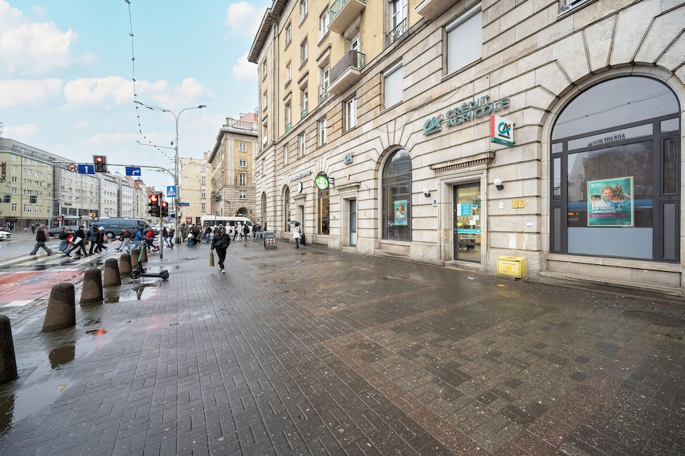 Studio in Central Wrocław by Renters view 4