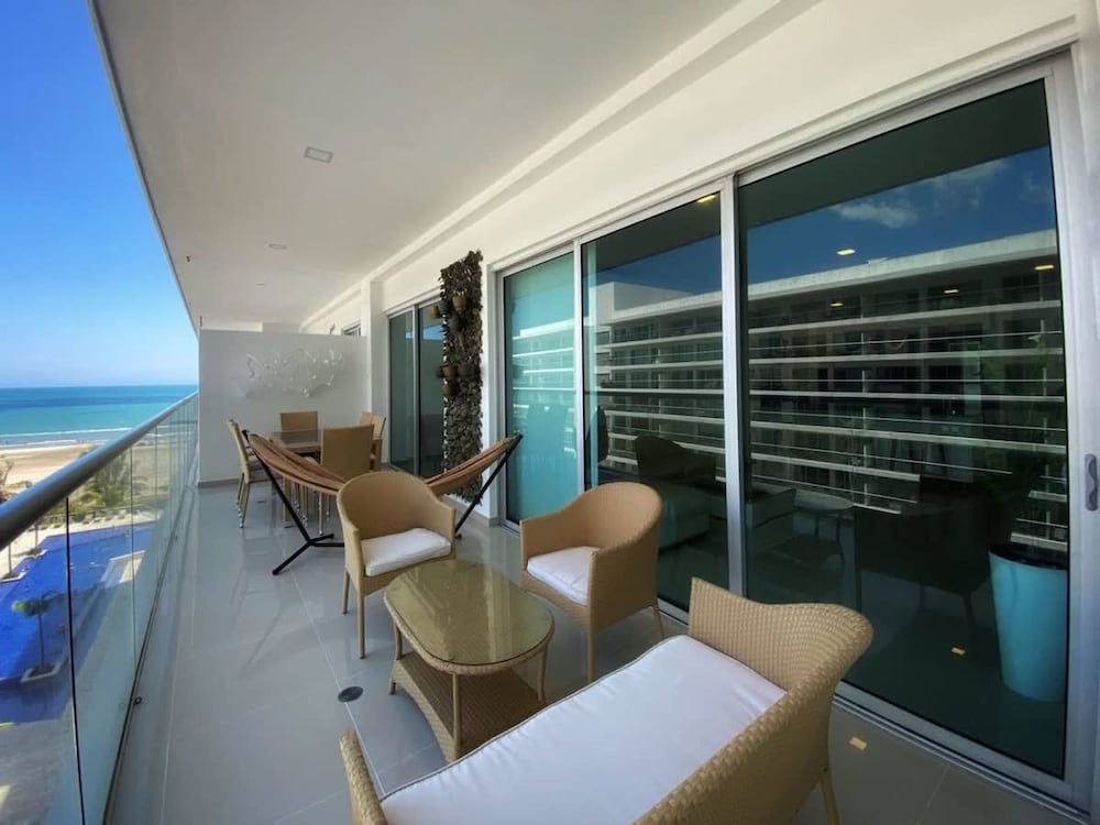 w Incredible 2BR w Unique View n AC