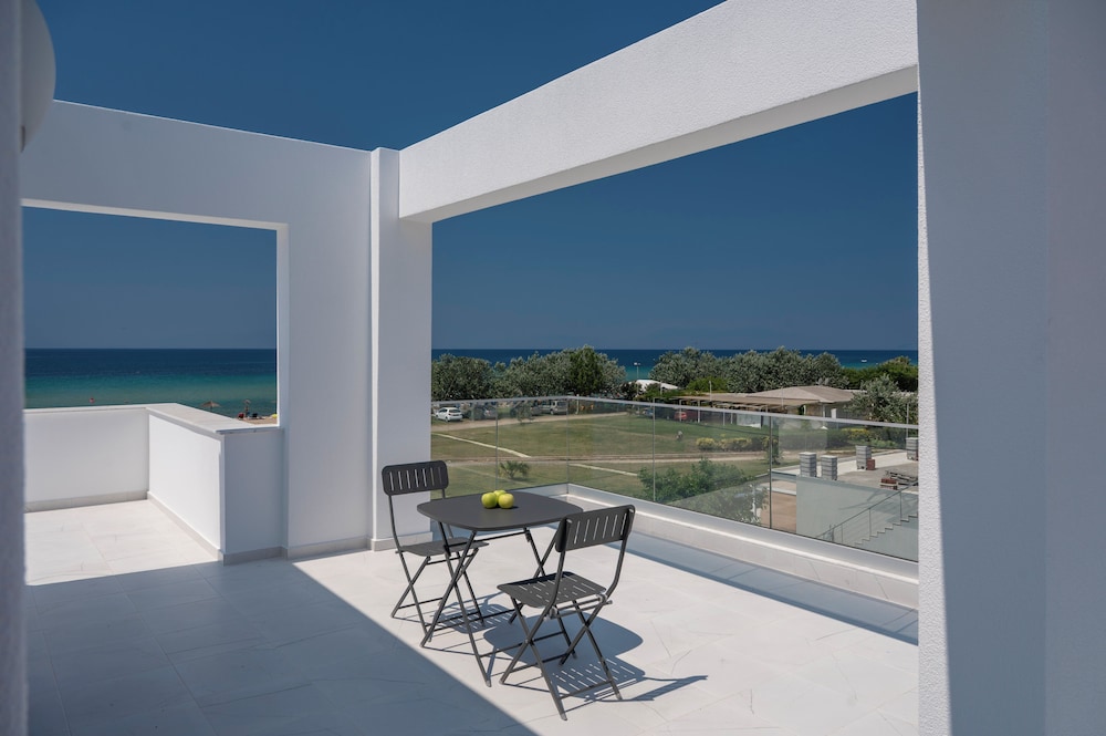 White Pearl Suites Halkidiki