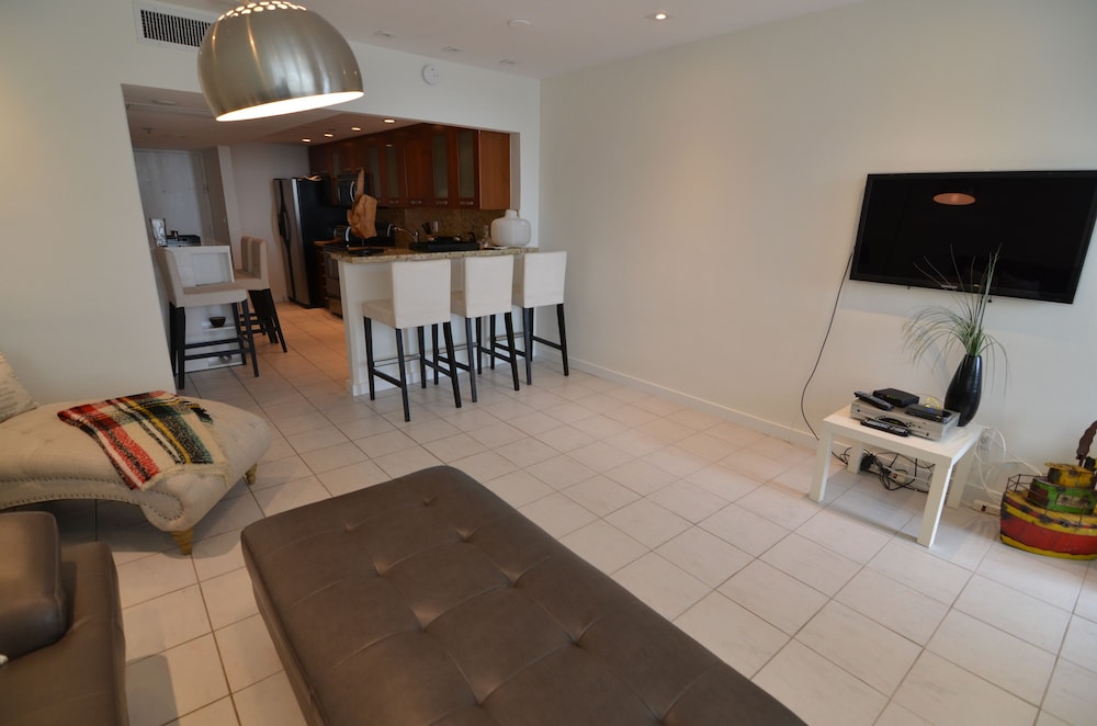 Riviera Luxury Living at the Decoplage