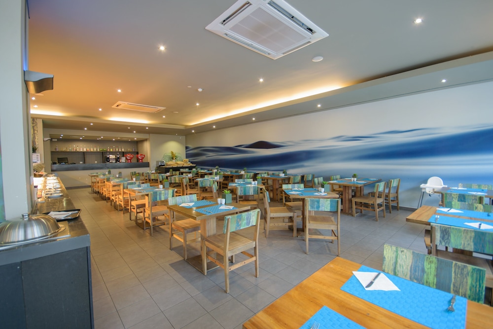 Hotel Oasis Salinas Sea