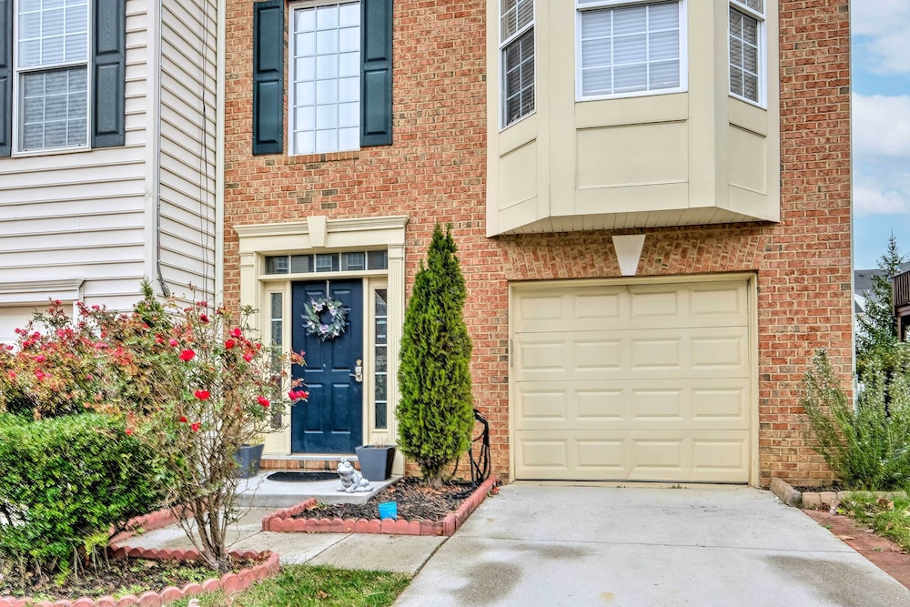Spacious Odenton Townhome: 21 Mi to Baltimore view 4