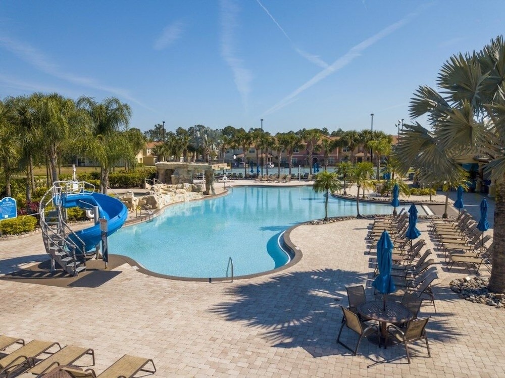 Spacious Vacation Home, No Rear Neighbors! Close To Clubhouse,bbq, Resort Community 6 Bedroom Home