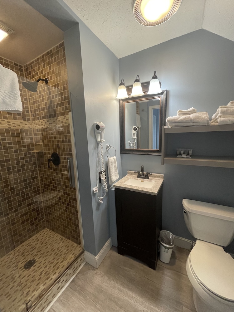Harbour Square Suites